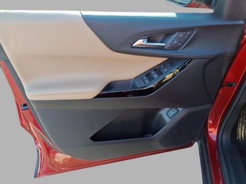 Used 2025 Chevrolet Equinox ACTIV w/ Safety and Technology Package image 13