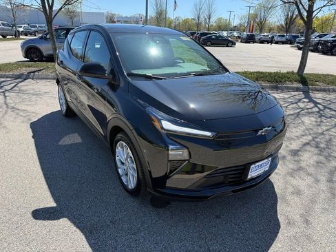 New 2027 Chevrolet Bolt LT FWD image 7
