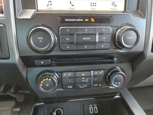 Used 2016 Ford F150 XLT w/ Equipment Group 302A Luxury AWD/4WD image 19