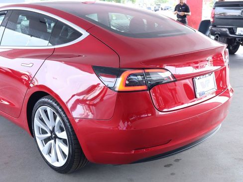 Used 2018 Tesla Model 3 Long Range RWD image 9