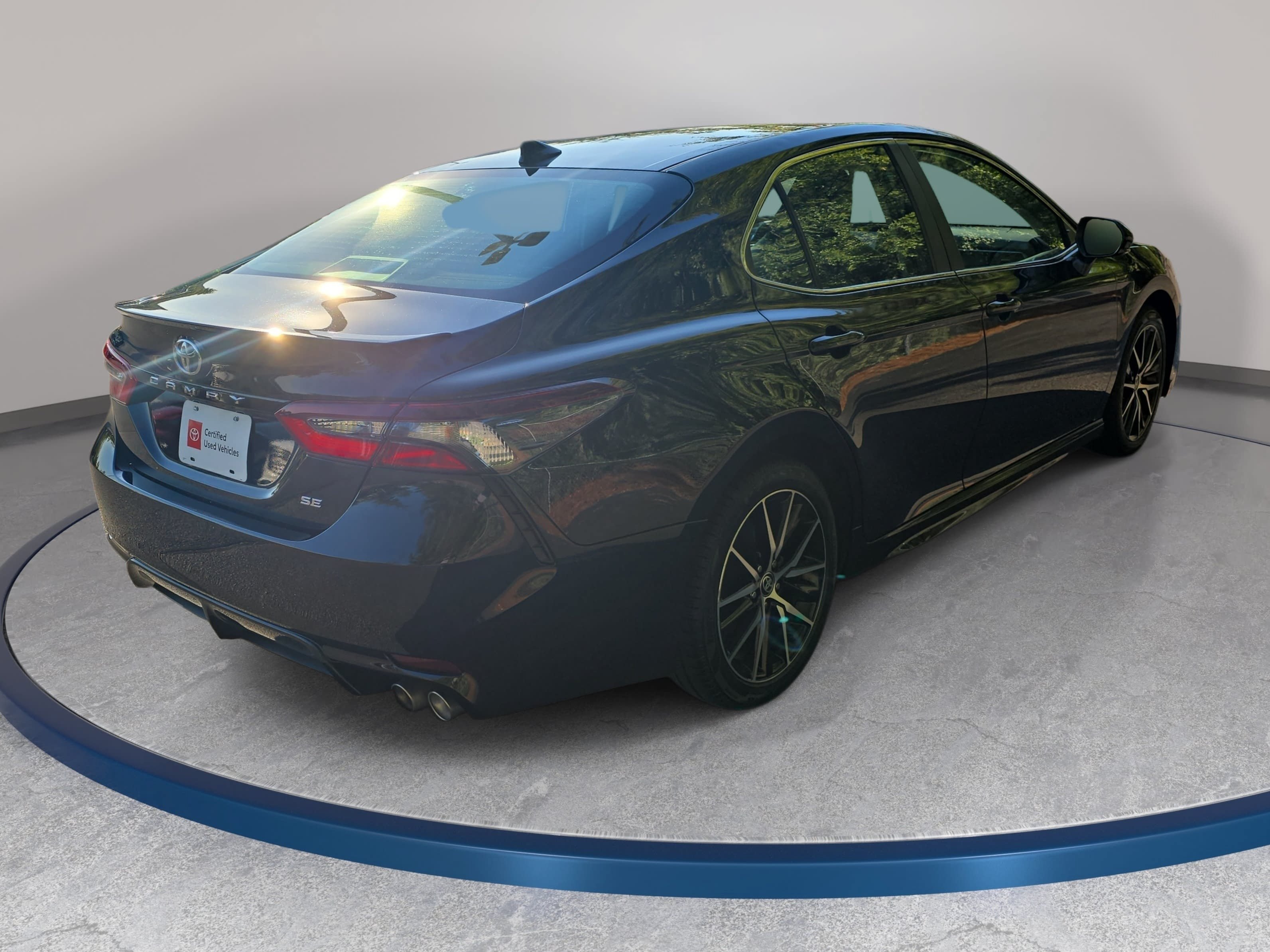 Used 2024 Toyota Camry SE w/ Convenience Package FWD image 5