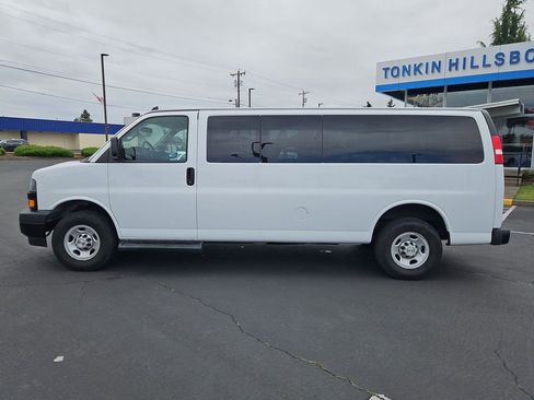 Used 2023 Chevrolet Express 3500 LS RWD image 3