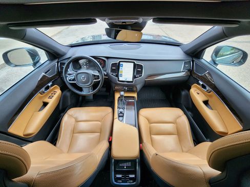 Used 2018 Volvo XC90 T6 Momentum w/ Convenience Package image 18