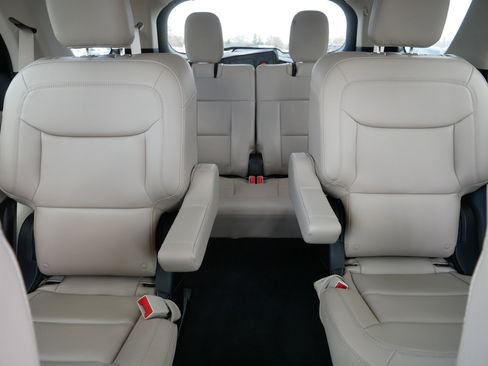 Used 2023 Ford Explorer XLT w/ Equipment Group 202A image 13