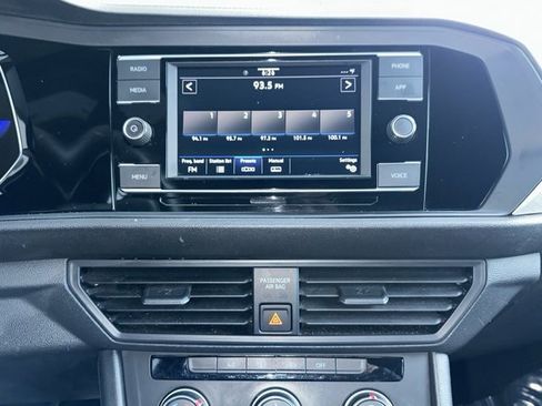Certified 2023 Volkswagen Jetta Sport image 34