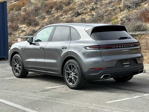 Certified 2024 Porsche Cayenne image 3