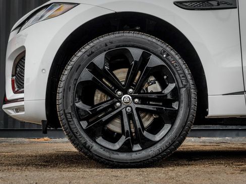 New 2026 Jaguar F-PACE R-Dynamic S image 4