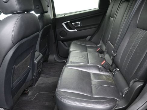 Used 2018 Land Rover Discovery Sport SE AWD/4WD image 13