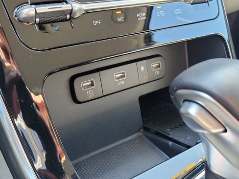 Used 2022 Kia Carnival SX image 36