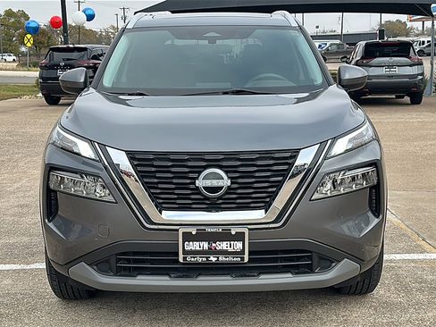 Used 2023 Nissan Rogue SV w/ SV Premium B Package image 11