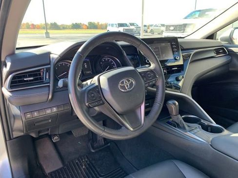 Used 2022 Toyota Camry SE image 10