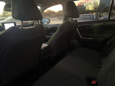 Used 2024 Toyota RAV4 LE image 12