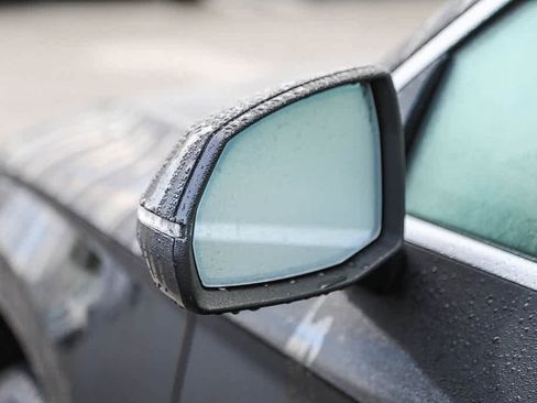 Used 2023 Audi Q5 2.0T Premium w/ Convenience Package image 18