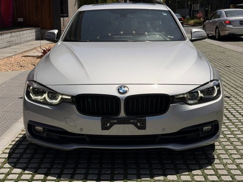 Used 2018 BMW 330i Sedan RWD image 2