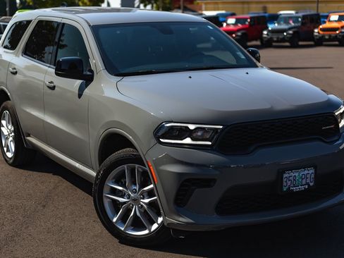 Used 2024 Dodge Durango GT w/ Trailer Tow Group IV image 2