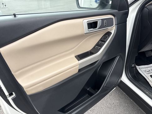 Used 2023 Ford Explorer XLT w/ Equipment Group 202A image 17