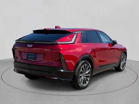 Certified 2024 Cadillac Lyriq Sport w/ LPO, Floor Liner Package AWD/4WD image 5