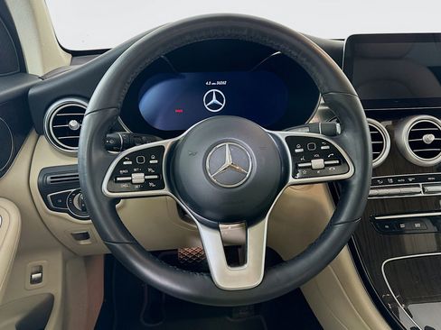 Used 2022 Mercedes-Benz GLC 300 w/ Multimedia Package Lite image 18