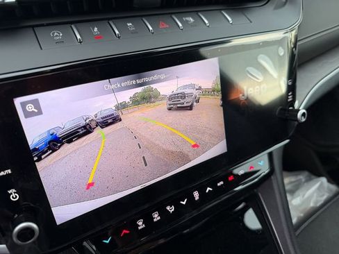 New 2026 Jeep Grand Cherokee Altitude AWD/4WD image 22