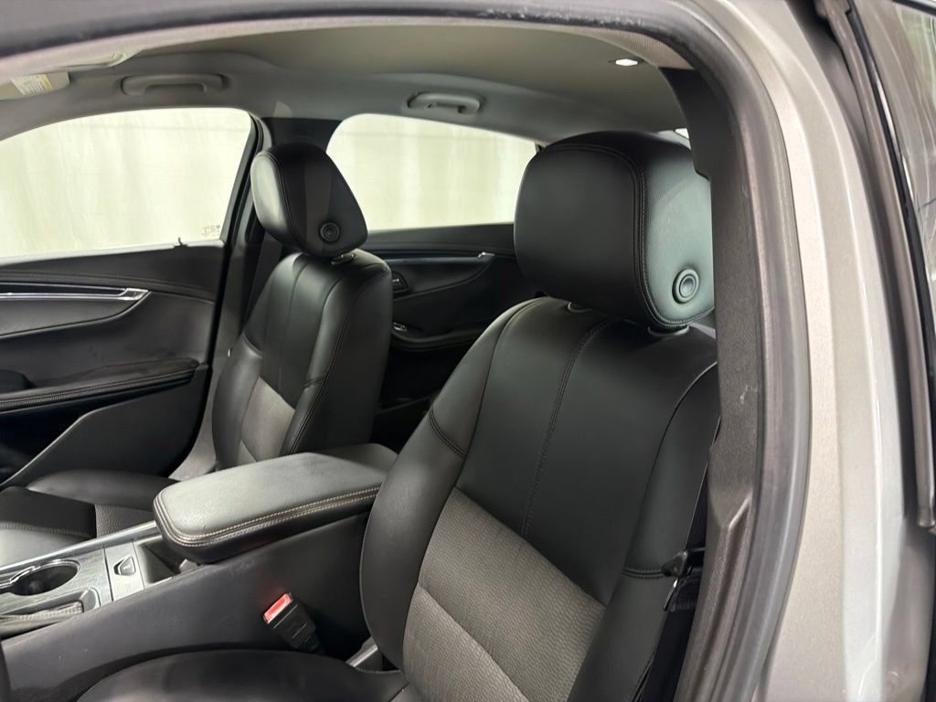 Used 2016 Chevrolet Impala LT FWD image 5
