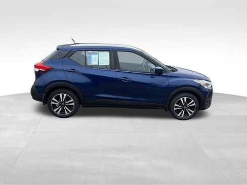 Used 2019 Nissan Kicks SV FWD image 8