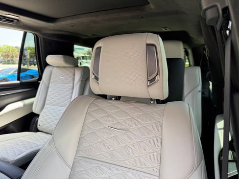 Used 2025 Cadillac Escalade V AWD/4WD image 20