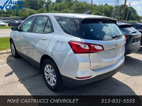 Used 2021 Chevrolet Equinox LS FWD image 4