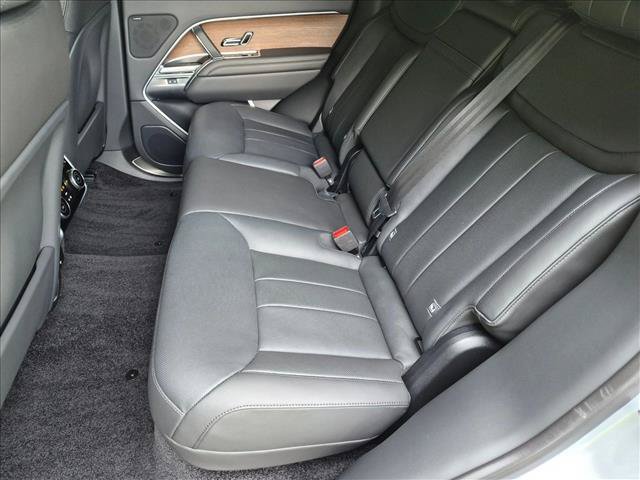 Used 2025 Land Rover Range Rover SE AWD/4WD image 20