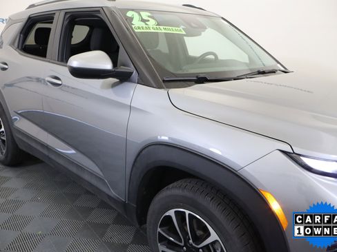 Used 2025 Chevrolet TrailBlazer LT AWD/4WD image 39