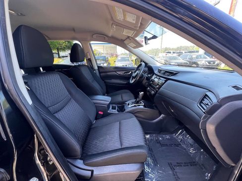 Used 2017 Nissan Rogue SV image 13