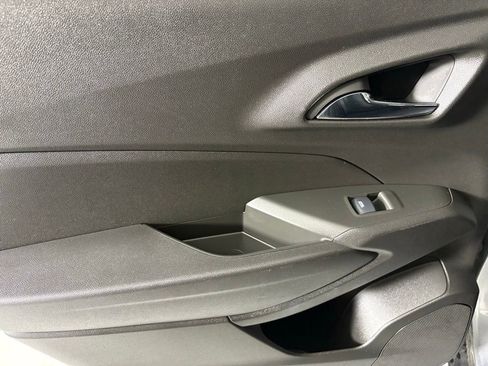 Used 2024 Chevrolet Trax LT image 37