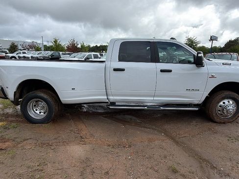 New 2026 RAM 3500 Big Horn AWD/4WD image 7