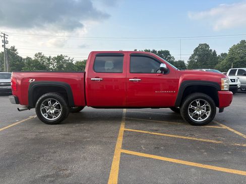 Used 2007 Chevrolet Silverado 1500 LT w/ 1LT Convenience Package AWD/4WD image 5