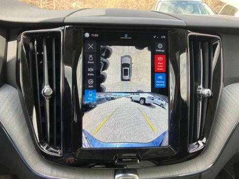 Certified 2025 Volvo XC60 B5 Plus AWD/4WD image 33