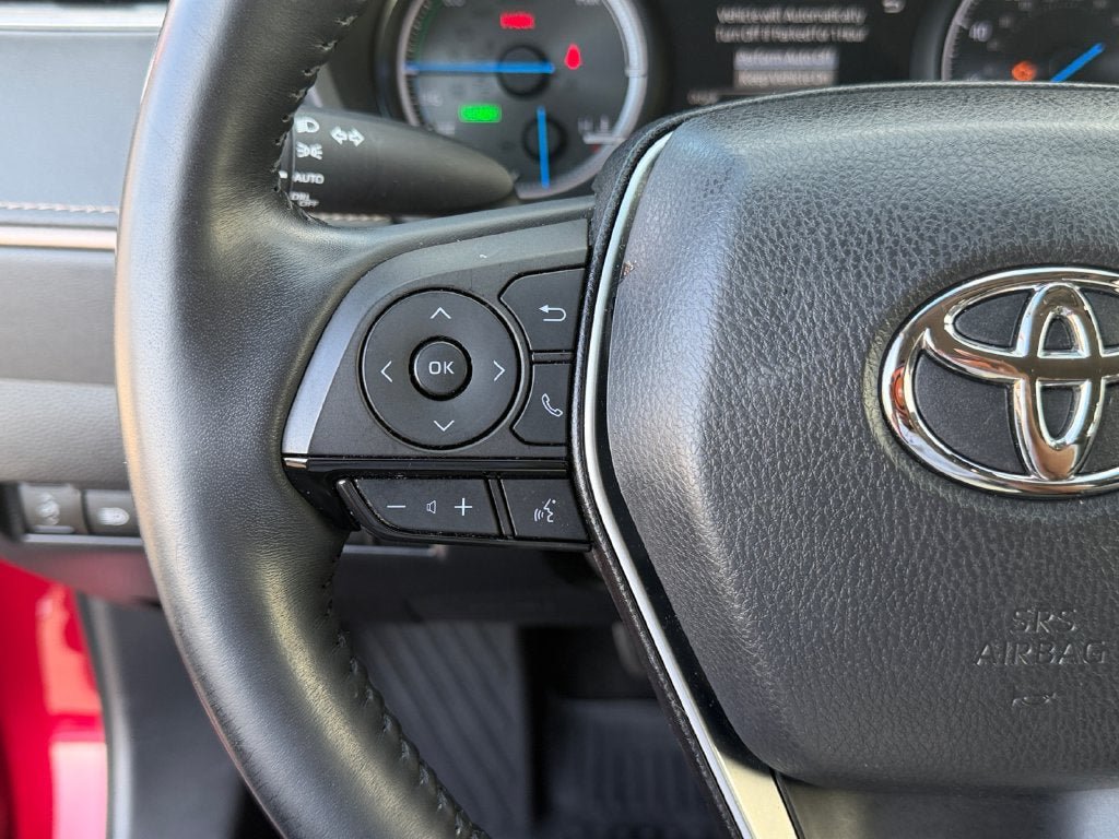 Used 2021 Toyota Venza XLE w/ Softex Package AWD/4WD image 16
