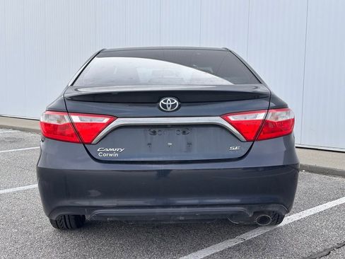 Used 2015 Toyota Camry SE image 4
