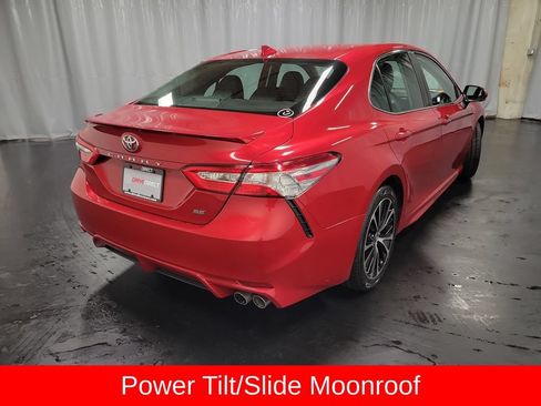 Used 2020 Toyota Camry SE w/ Convenience Package FWD image 8