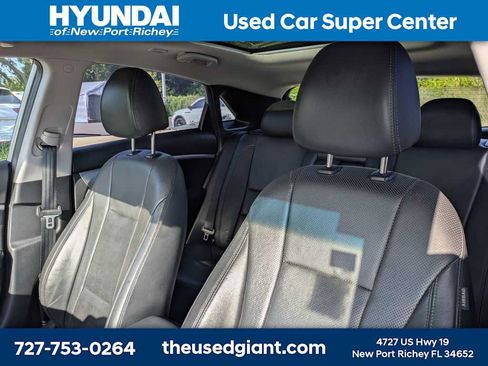 Used 2015 Hyundai Elantra GT w/ Option Group 03 FWD image 3