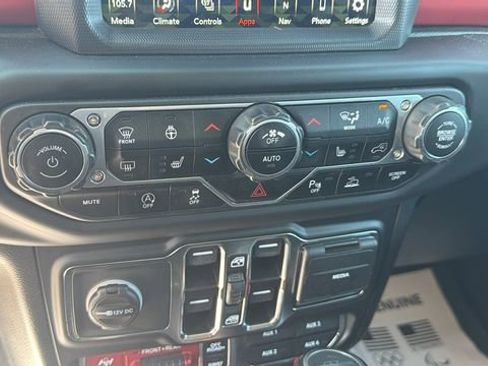 Used 2021 Jeep Gladiator Rubicon AWD/4WD image 16