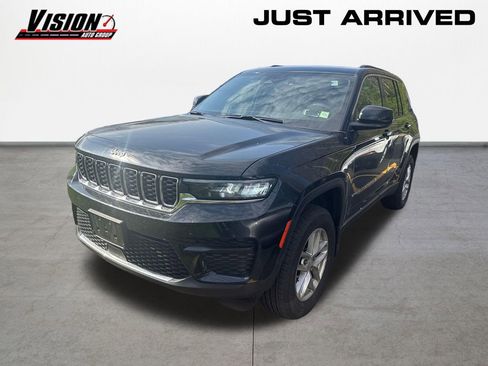 Used 2025 Jeep Grand Cherokee Laredo X w/ Luxury Tech Group I AWD/4WD image 1