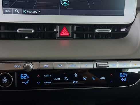 Used 2024 Hyundai Ioniq 5 SE image 24