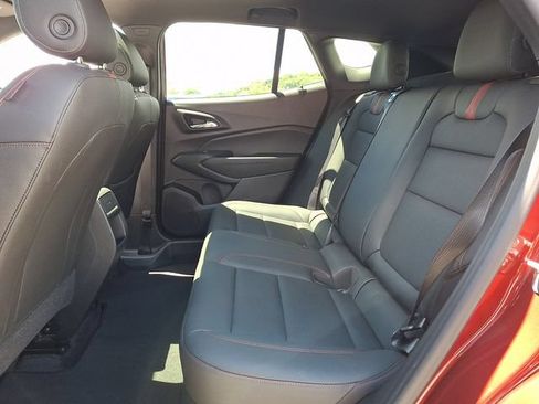 Used 2024 Chevrolet Trax RS w/ Sunroof Package FWD image 19