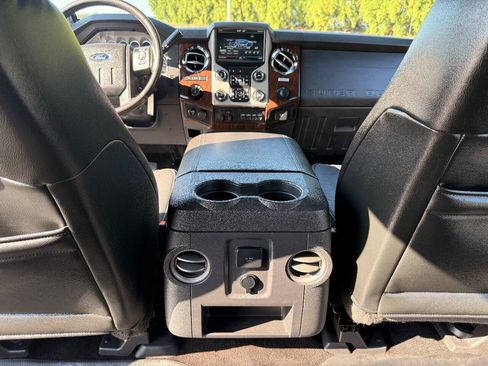 Used 2016 Ford F250 Lariat w/ Lariat Ultimate Package AWD/4WD image 17