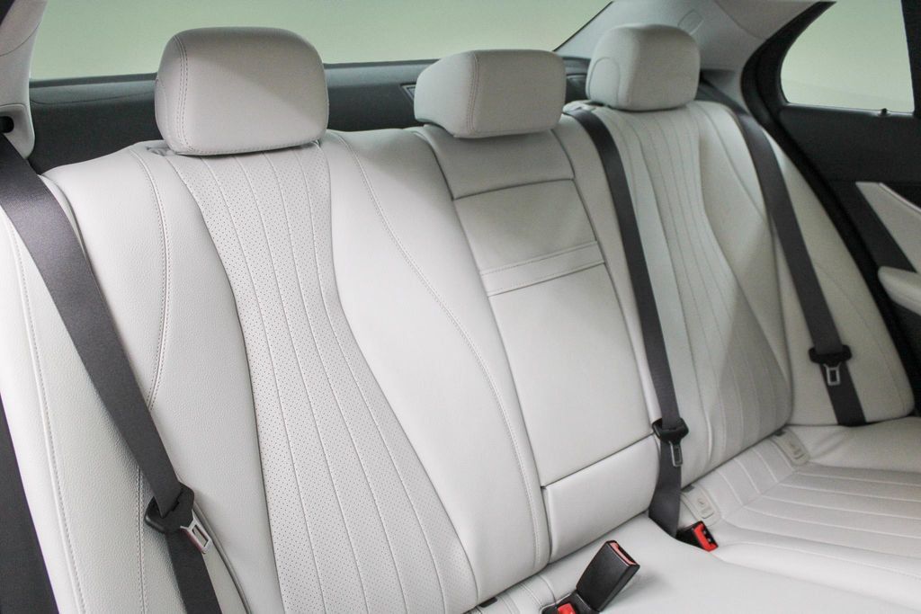 Used 2023 Mercedes-Benz E 450 4MATIC Sedan image 28