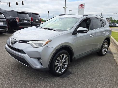 Used 2017 Toyota RAV4 Limited FWD image 3