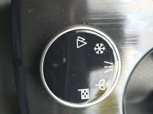 Used 2024 Nissan Rogue S AWD/4WD image 18
