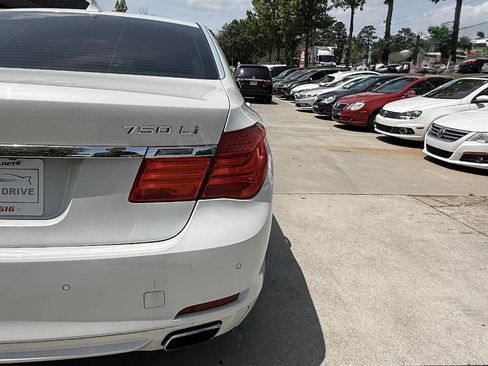 Used 2009 BMW 750Li RWD image 16
