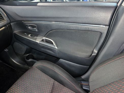 Used 2018 Mitsubishi Outlander Sport ES AWD/4WD image 35