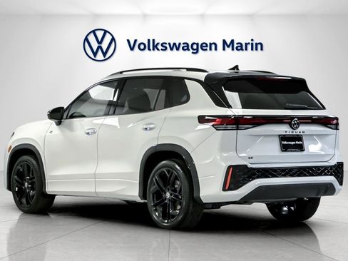 New 2026 Volkswagen Tiguan SE R-Line image 3