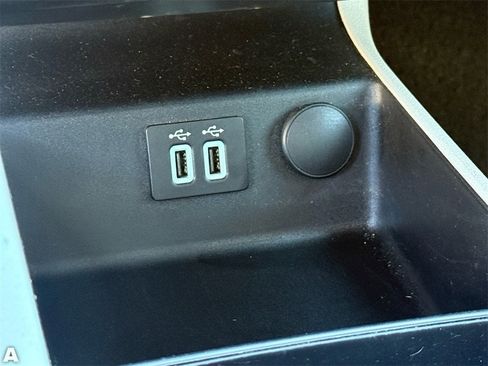 Used 2020 Ford Fusion SE image 23